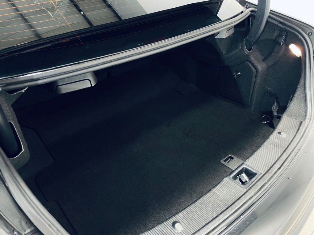 Used Mercedes-Benz E Class 2016 for sale - 76703730: Photo 24