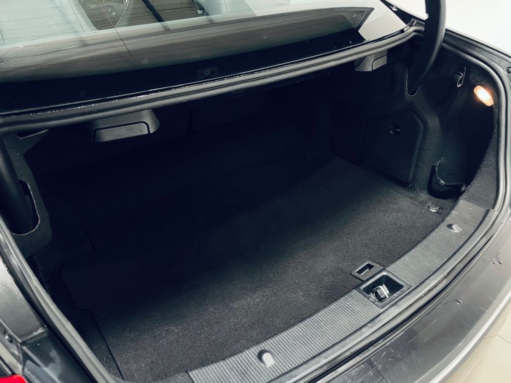 Used Mercedes-Benz E Class 2010 for sale - 76768624: Photo 20