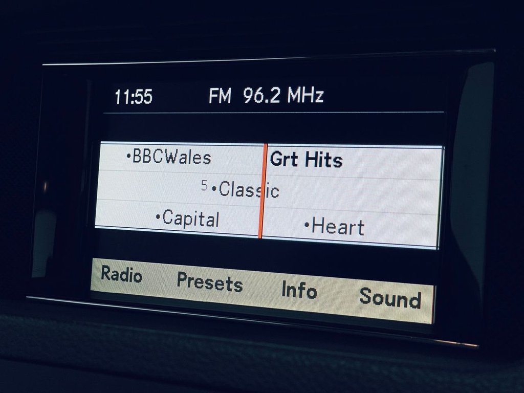 Used Mercedes-Benz E Class 2010 for sale - 76768624: Photo 9