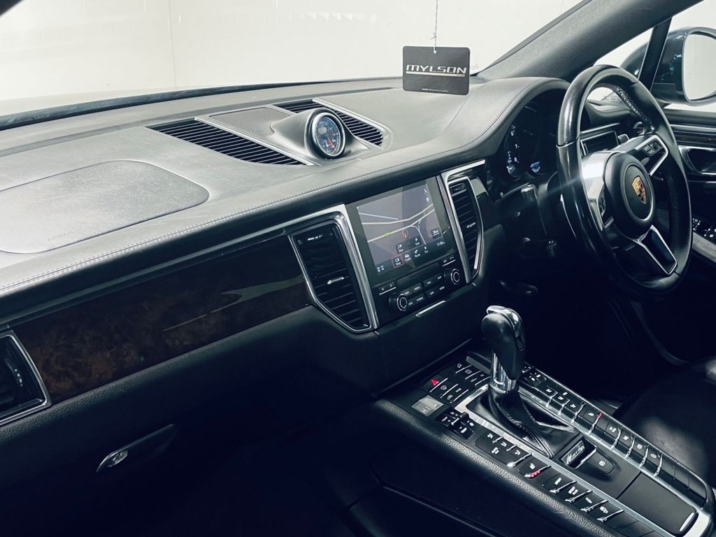 Used Porsche Macan 2018 for sale - 77627387: Photo 23
