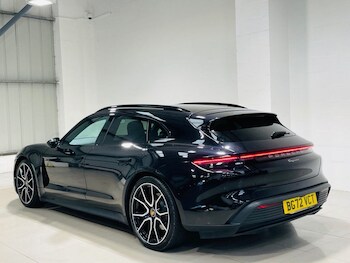 Used Porsche Taycan 2022 for sale - 75901843: Photo
