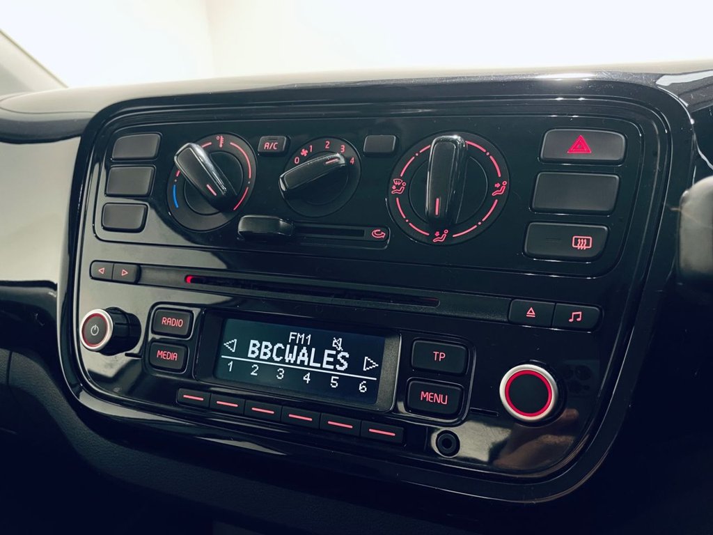 Used Volkswagen up! 2014 for sale - 77256109: Photo 2