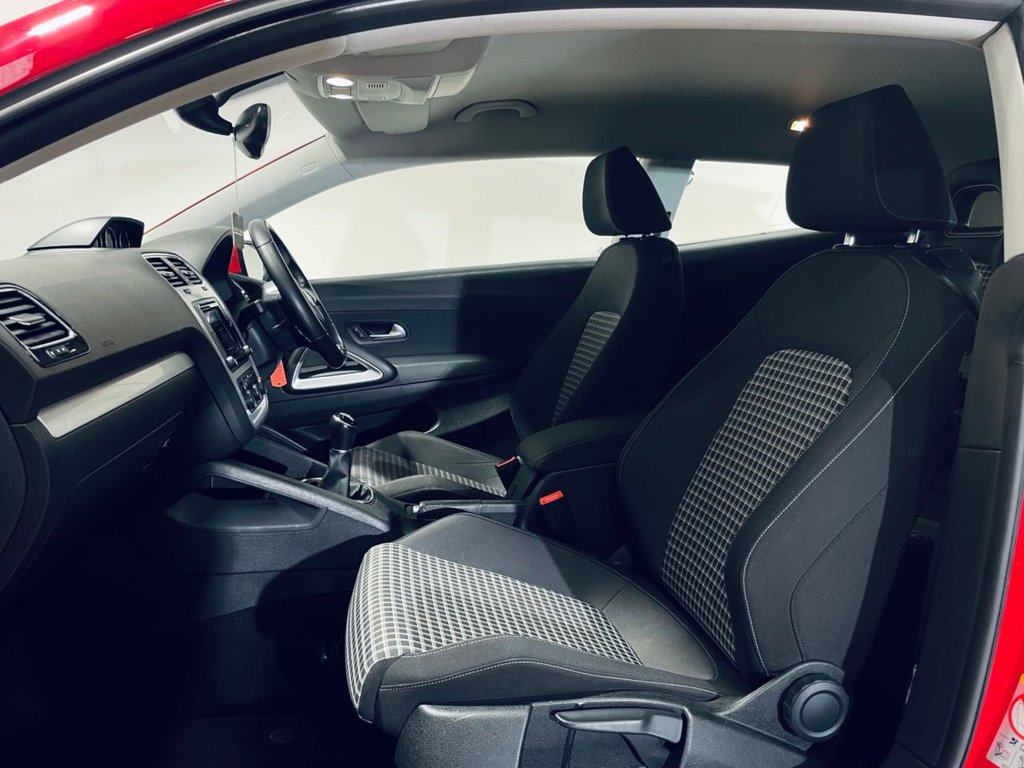 Used Volkswagen Scirocco 2017 for sale - 77627391: Photo 6