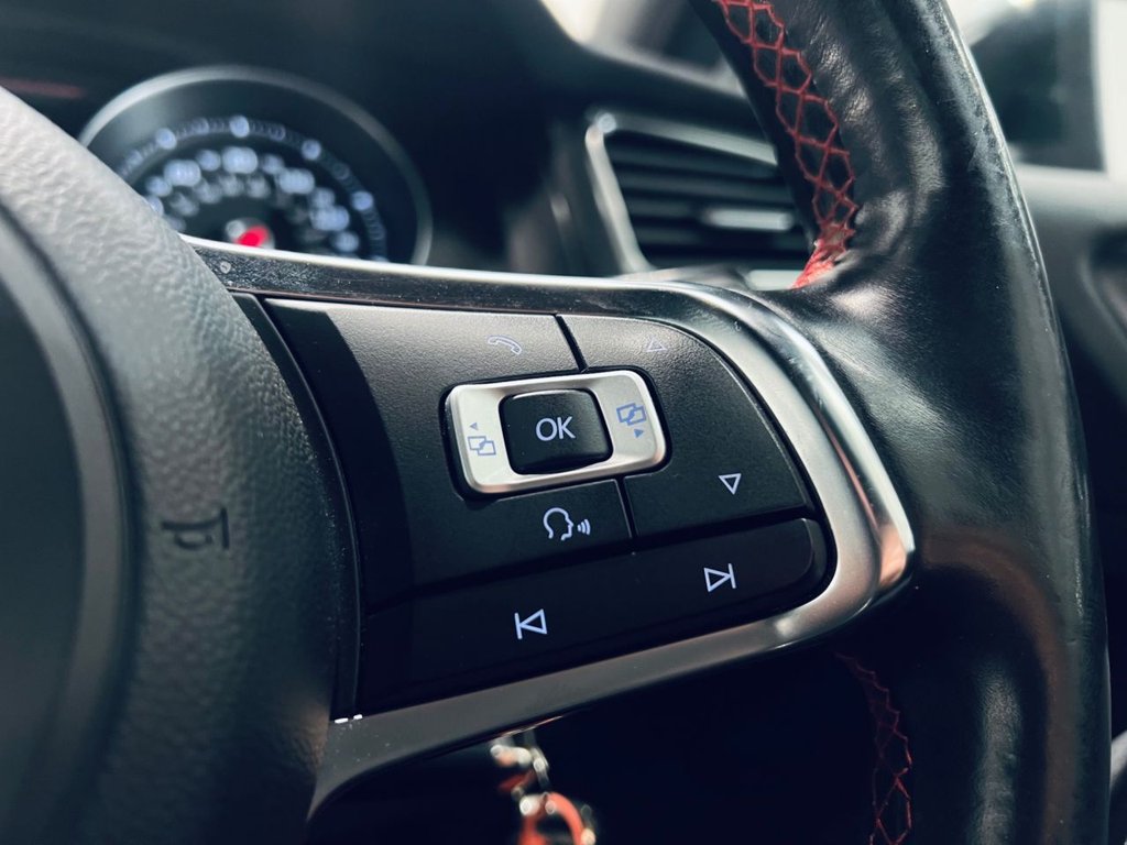 Used Volkswagen Golf 2014 for sale - 76389849: Photo 13