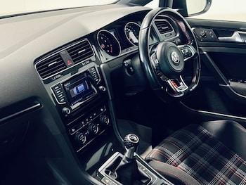 Used Volkswagen Golf 2014 for sale - 76389849: Photo