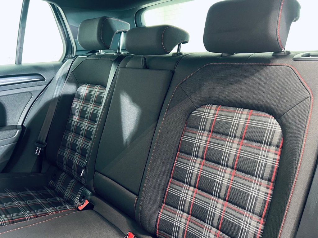 Used Volkswagen Golf 2014 for sale - 76389849: Photo 6