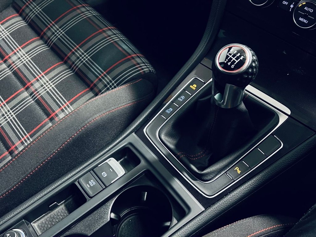 Used Volkswagen Golf 2014 for sale - 76389849: Photo 7