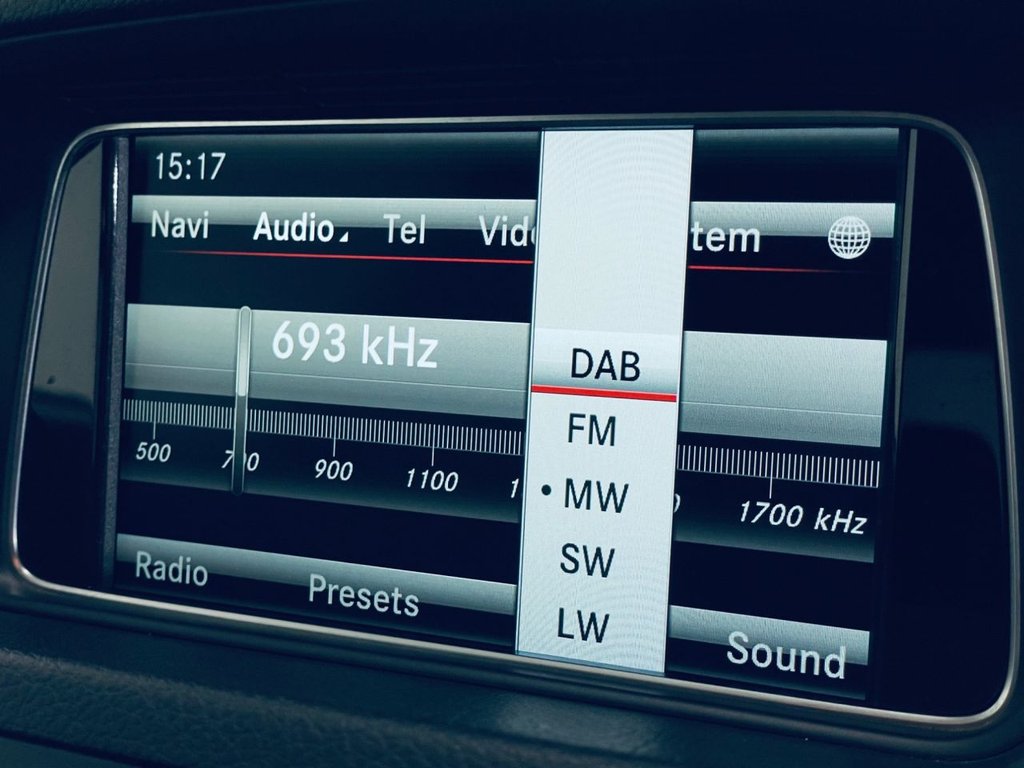 Used Mercedes-Benz E Class 2013 for sale - 77205454: Photo 16