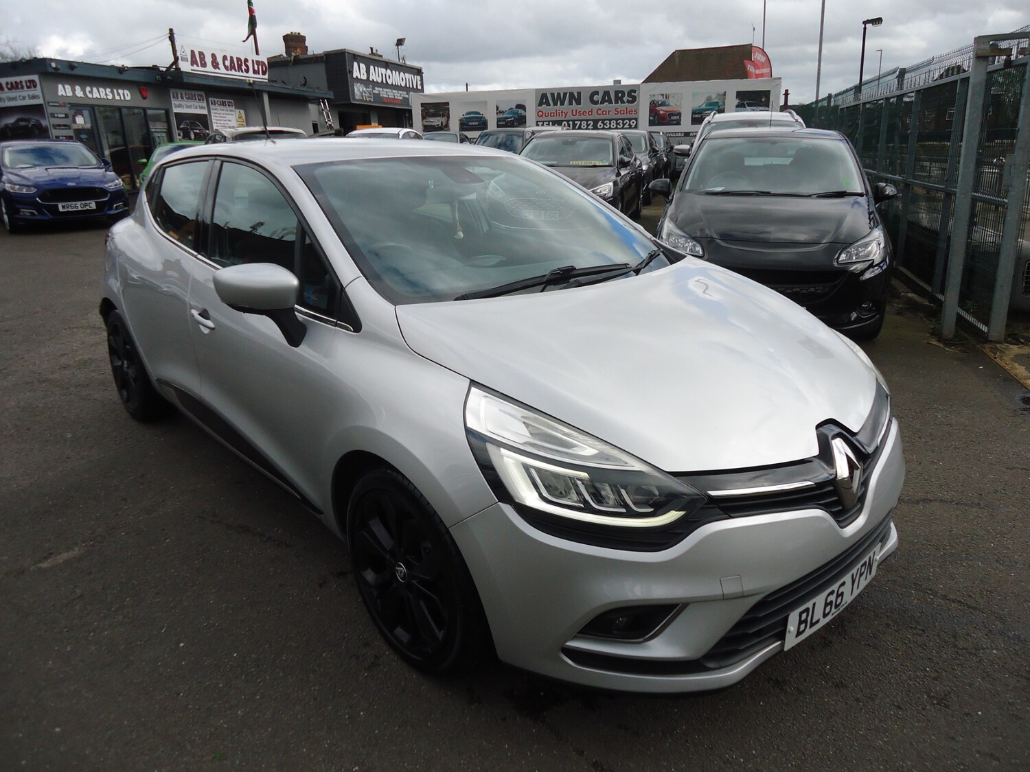 Used Renault Clio 2016 for sale - 76300834: Photo 17