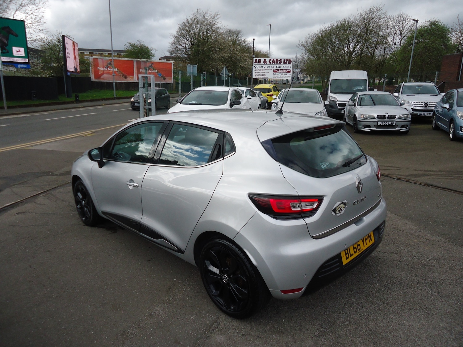 Used Renault Clio 2016 for sale - 76300834: Photo 3