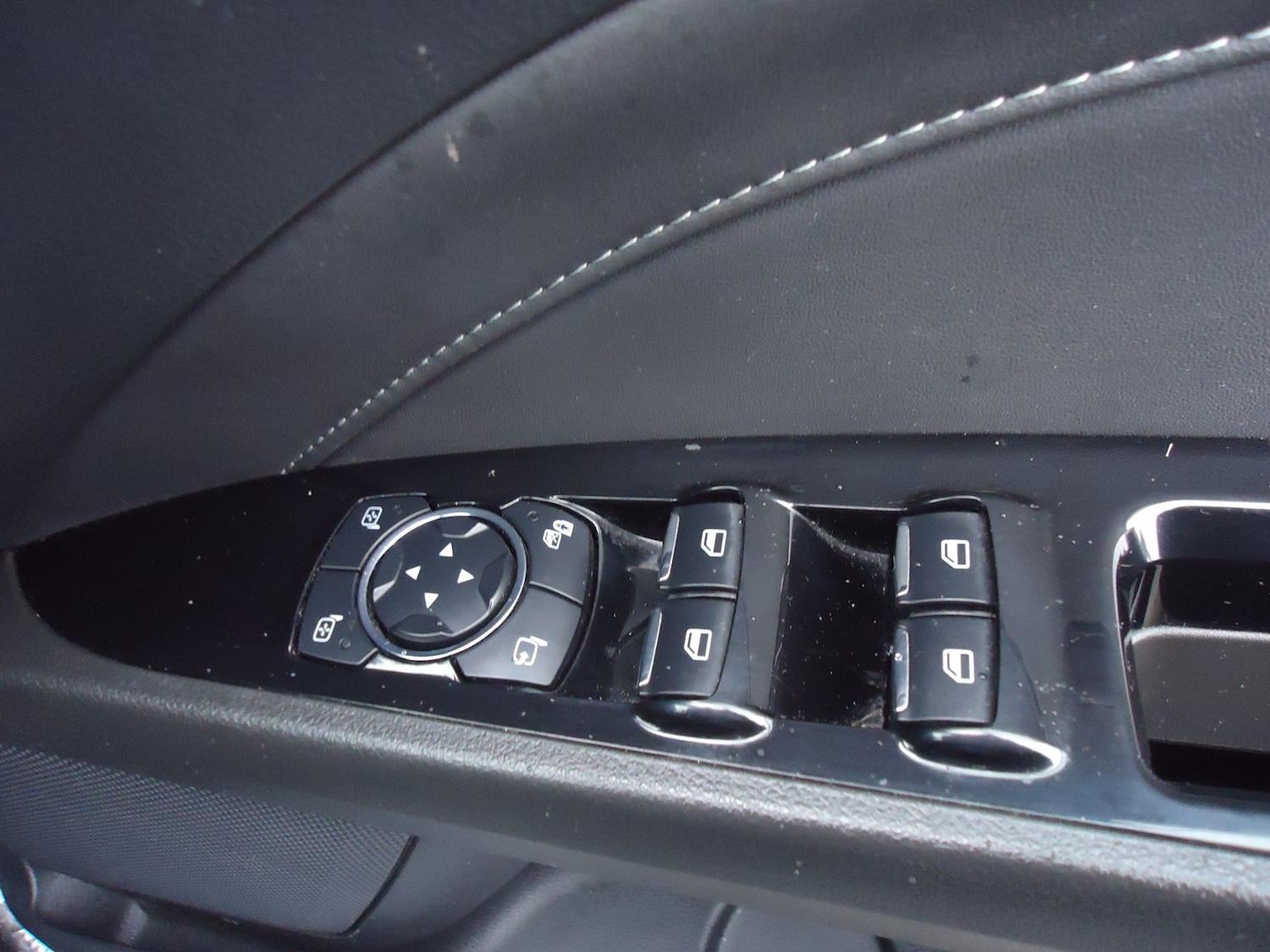 Used Ford Mondeo 2015 for sale - 77460385: Photo 16