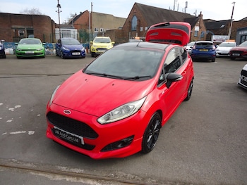 Used Ford Fiesta 2017 for sale - 76302621: Photo 4