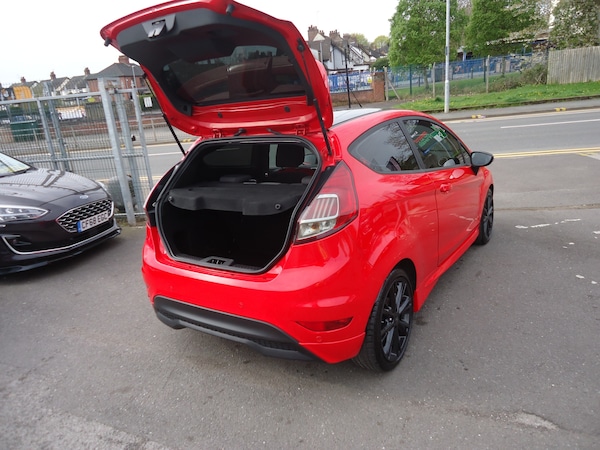Used Ford Fiesta 2017 for sale - 76302621: Photo 7