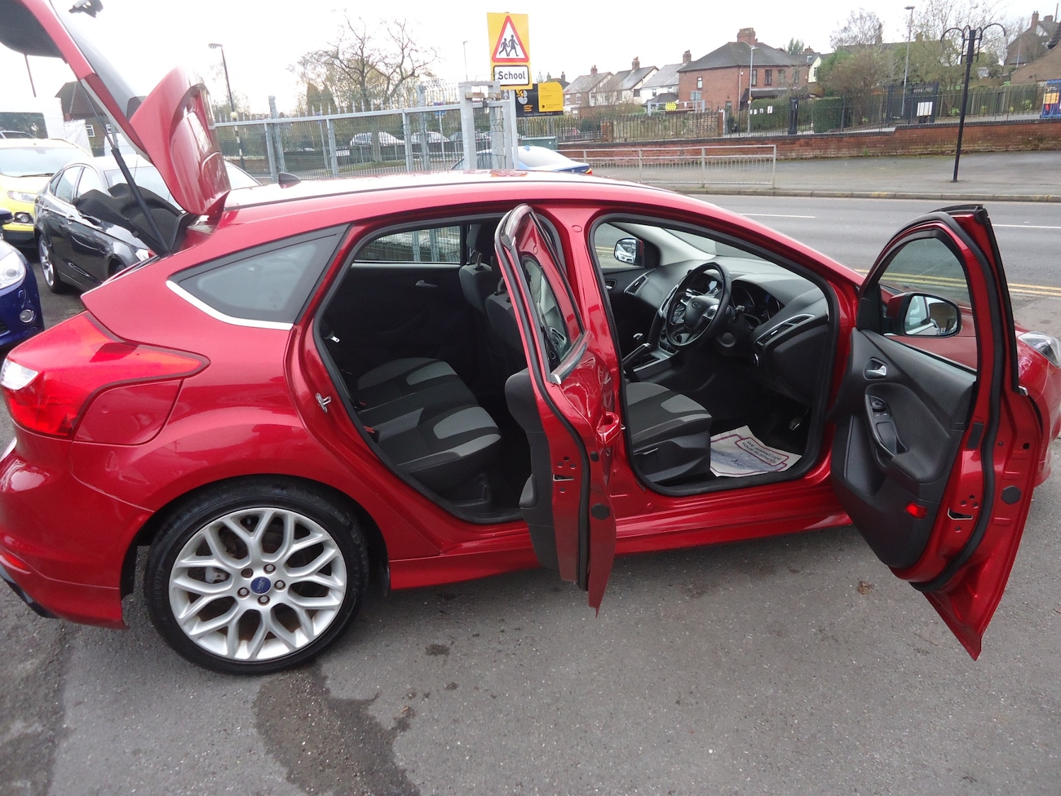 Used Ford Focus 2012 for sale - 76707020: Photo 9