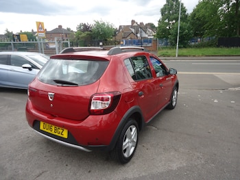 Used Dacia Sandero Stepway 2016 for sale - 78761736: Photo