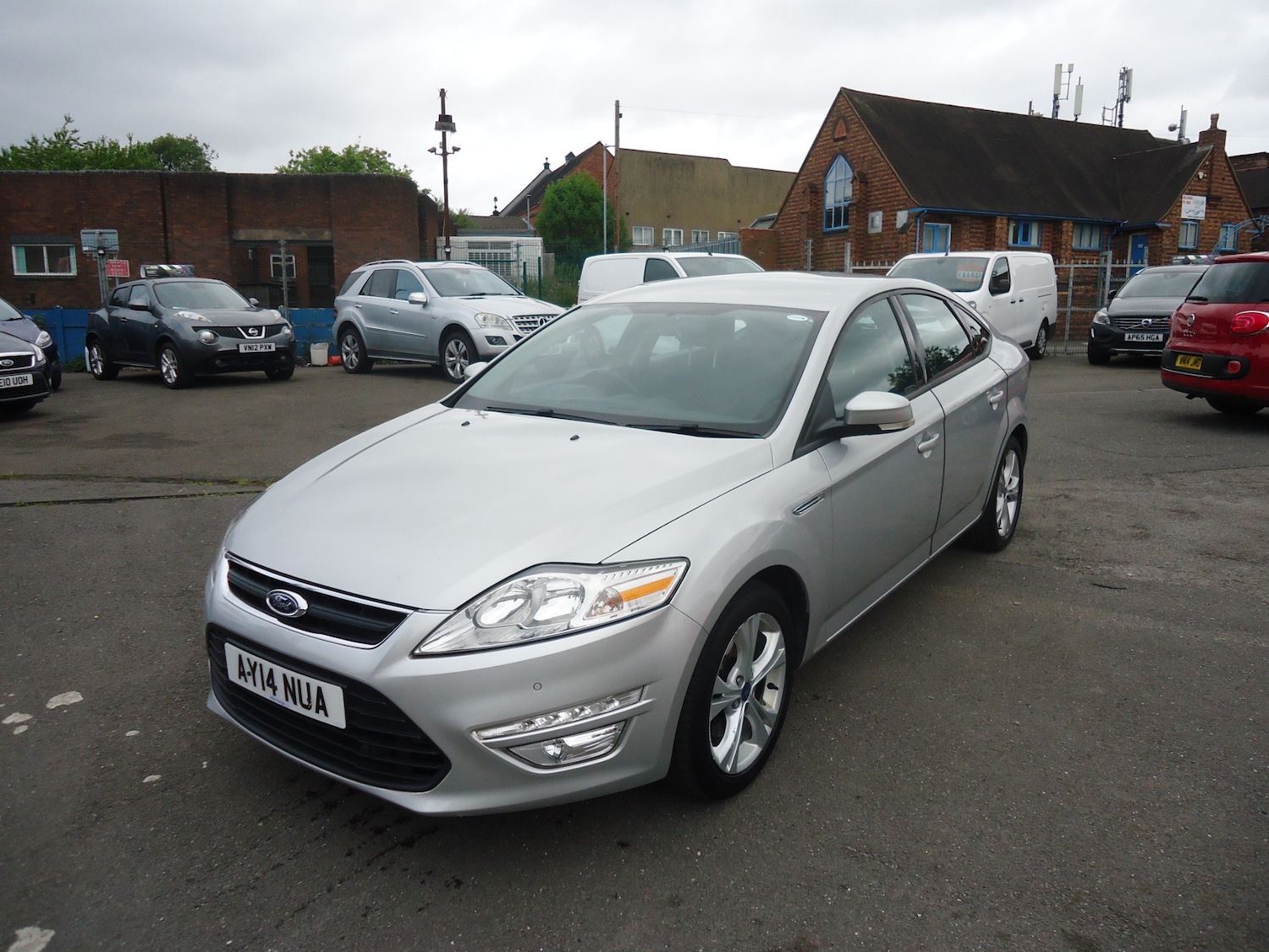 Used Ford Mondeo 2014 for sale - 76450398: Photo 2
