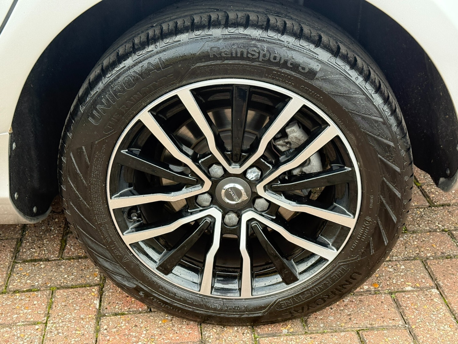 Used Volvo V40 2017 for sale - 76176377: Photo 42