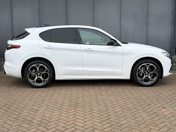 Used Alfa Romeo Stelvio 2022 for sale - 76410576: Photo
