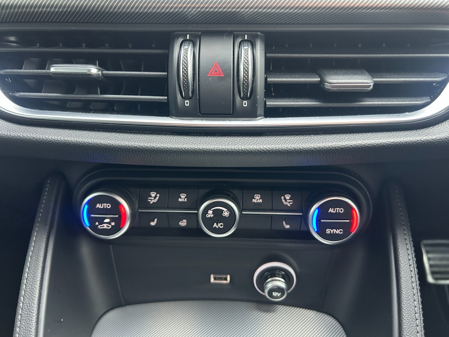 Used Alfa Romeo Stelvio 2025 for sale - 76869323: Photo 36