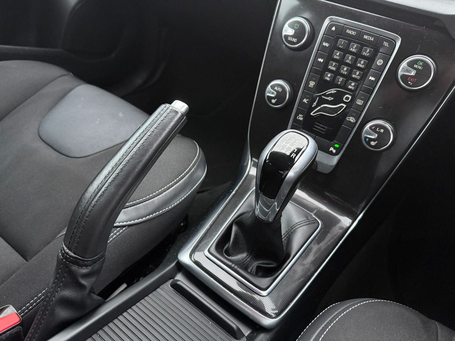 Used Volvo V40 2017 for sale - 76609616: Photo 27