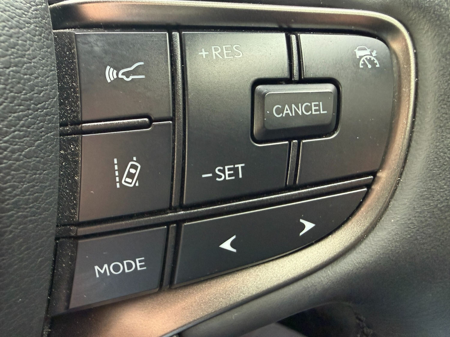 Used Lexus UX 2023 for sale - 77261524: Photo 36