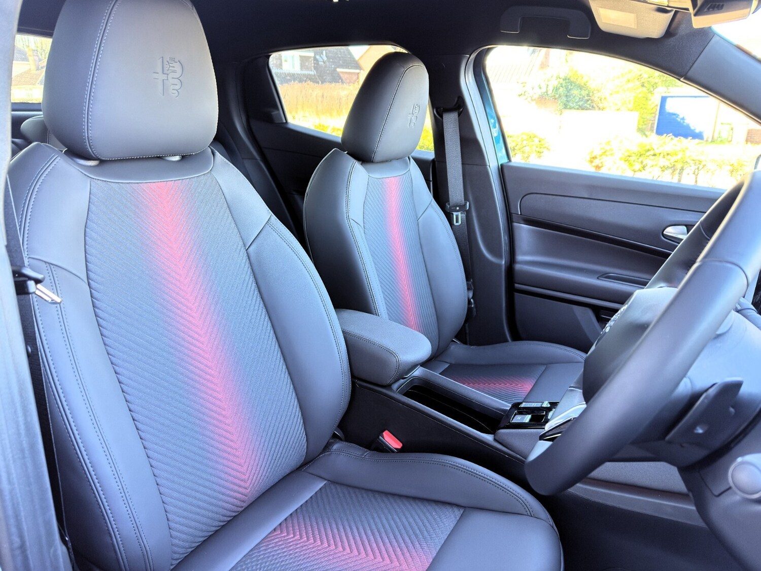 Used Alfa Romeo Junior 2025 for sale - 76977868: Photo 31