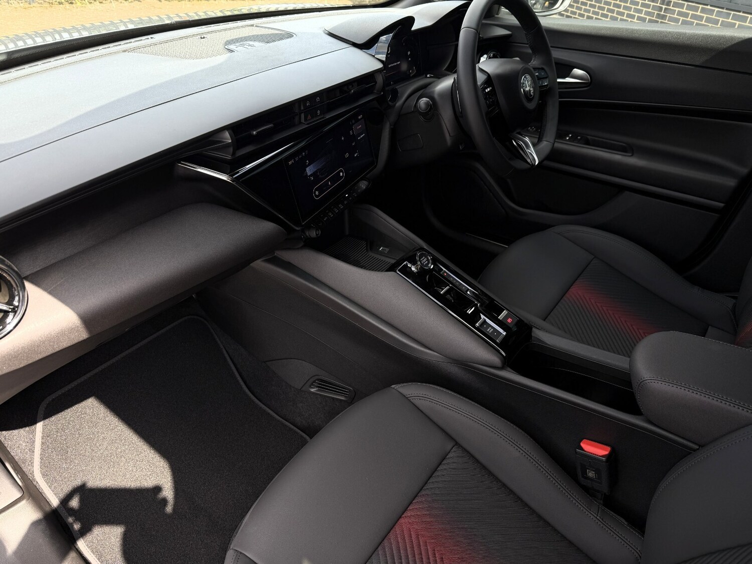 Used Alfa Romeo Junior 2025 for sale - 76977868: Photo 34