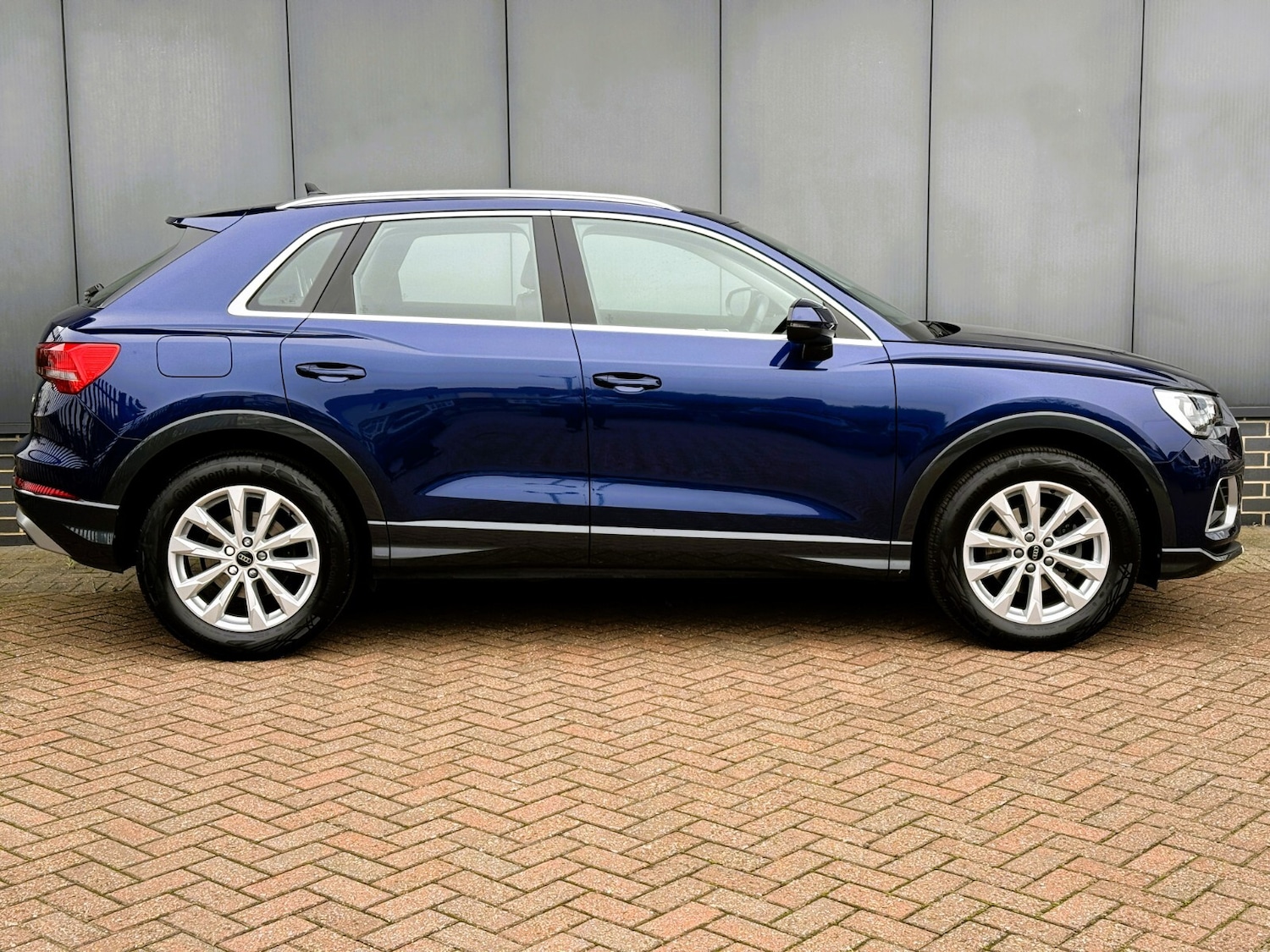 Used Audi Q3 2023 for sale - 76869885: Photo 4