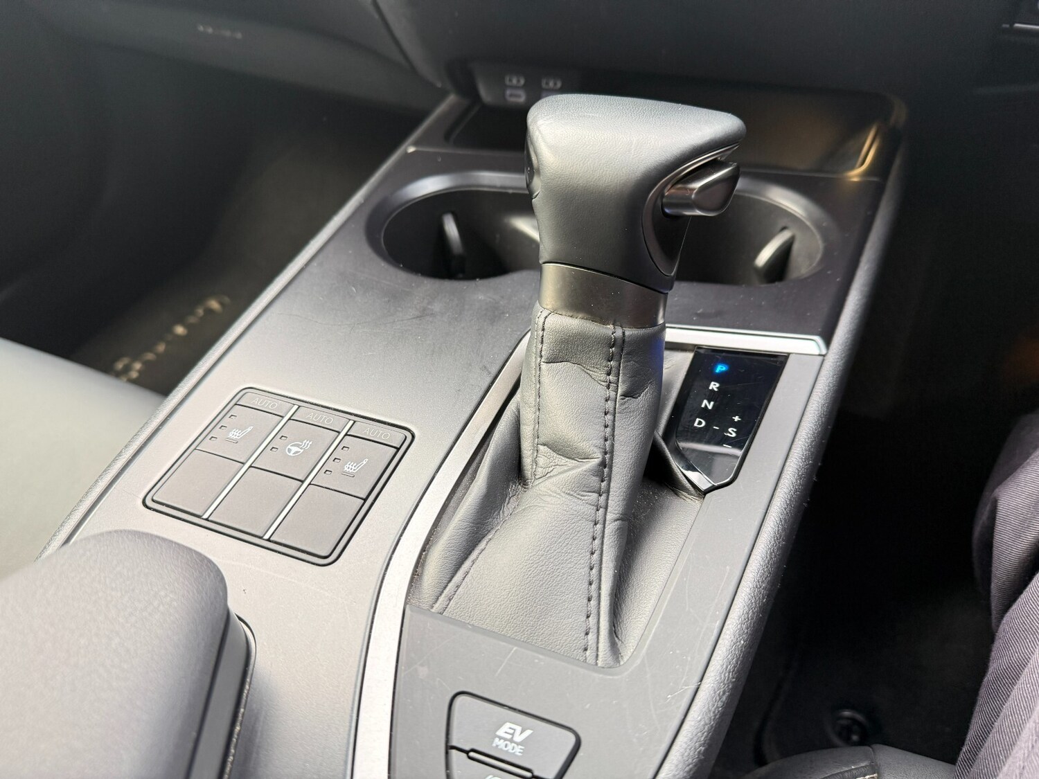 Used Lexus UX 2023 for sale - 76869625: Photo 30