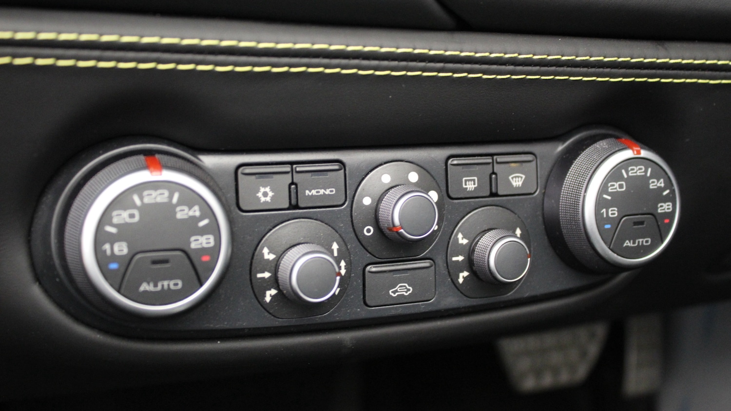 Used Ferrari 488 2018 for sale - 76477054: Photo 32