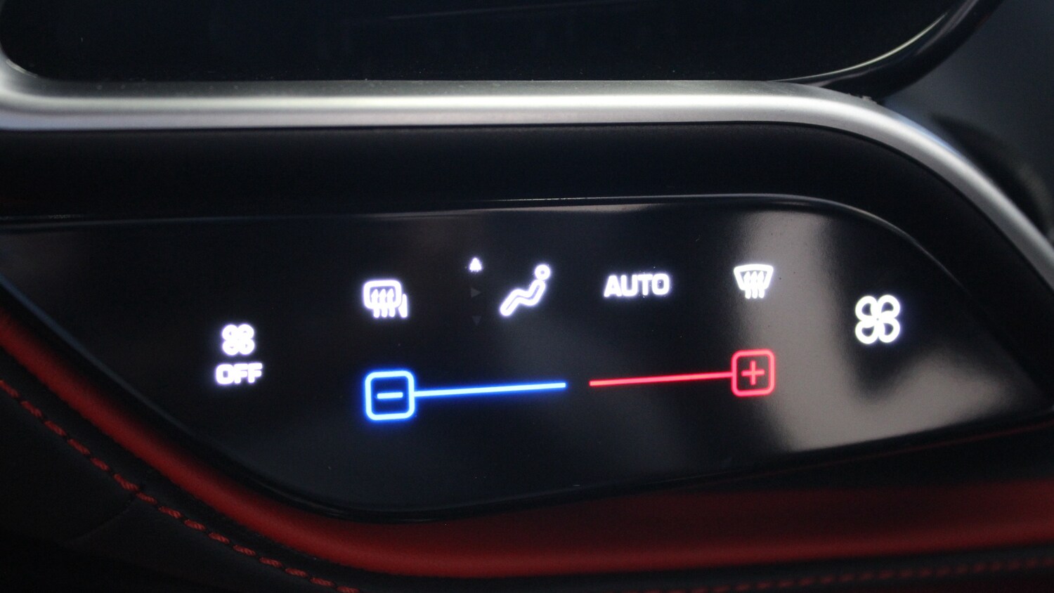 Used Ferrari 296 GTB 2023 for sale - 75641513: Photo 32