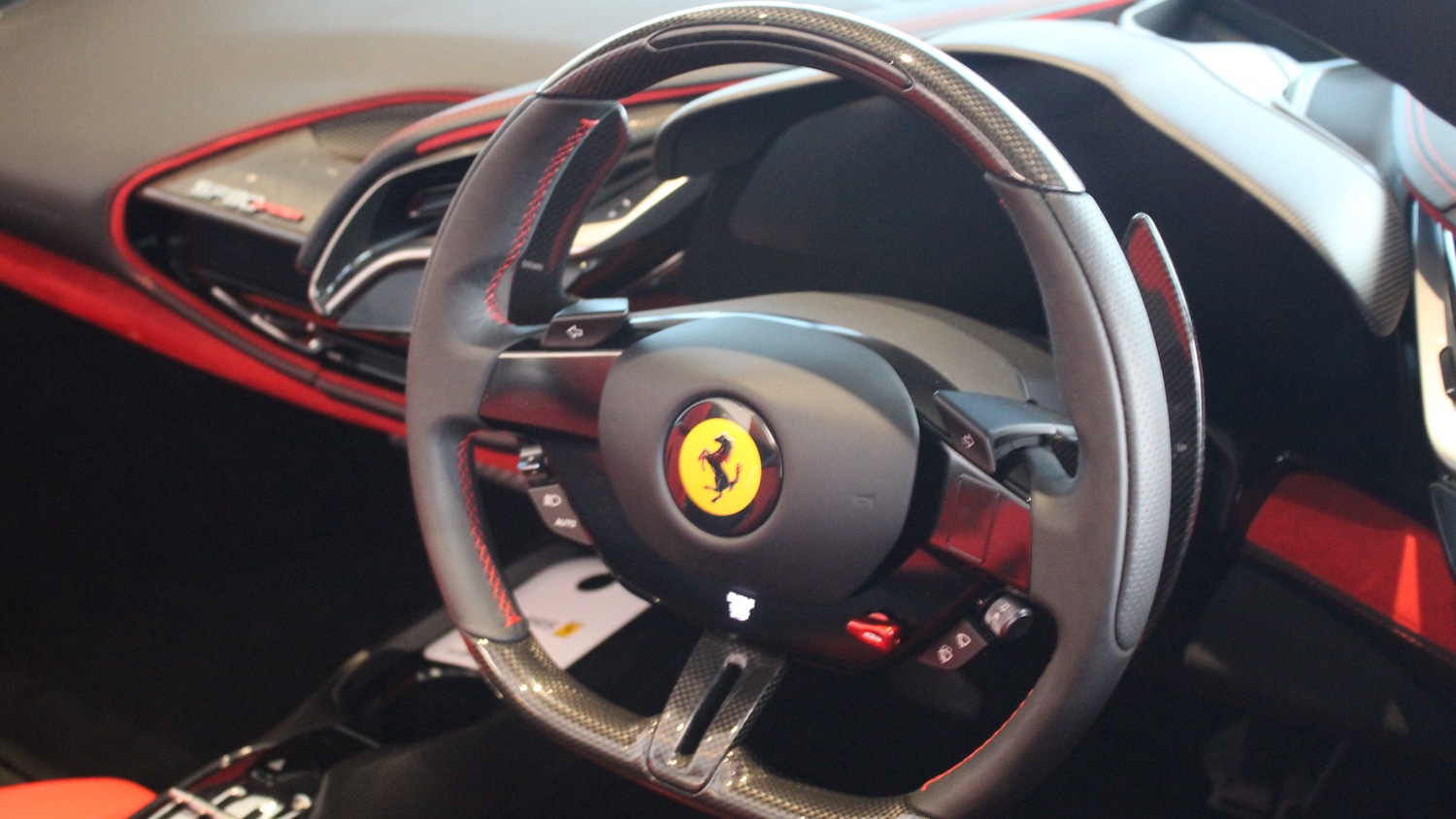 Used Ferrari SF90 Spider 2023 for sale - 76005932: Photo 11