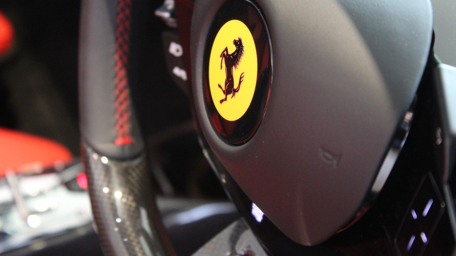 Used Ferrari SF90 Spider 2023 for sale - 76005932: Photo 30