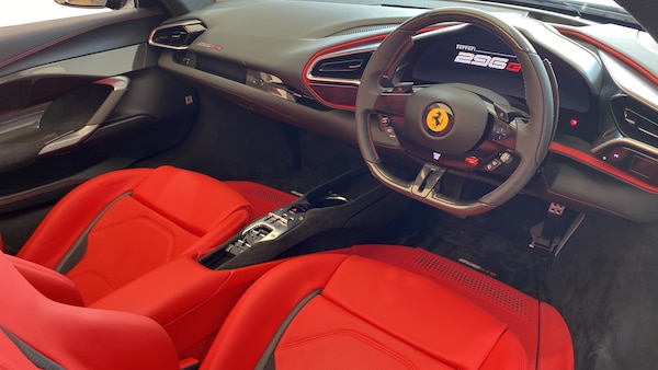 Used Ferrari 296 GTS 2023 for sale - 74264407: Photo 12