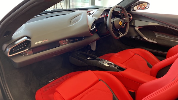 Used Ferrari 296 GTS 2023 for sale - 74264407: Photo 13