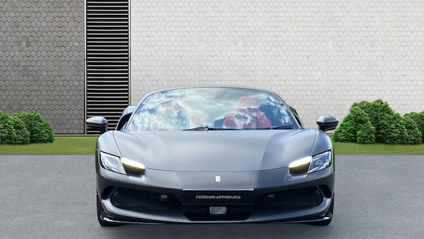 Used Ferrari 296 GTS 2023 for sale - 74264407: Photo 2