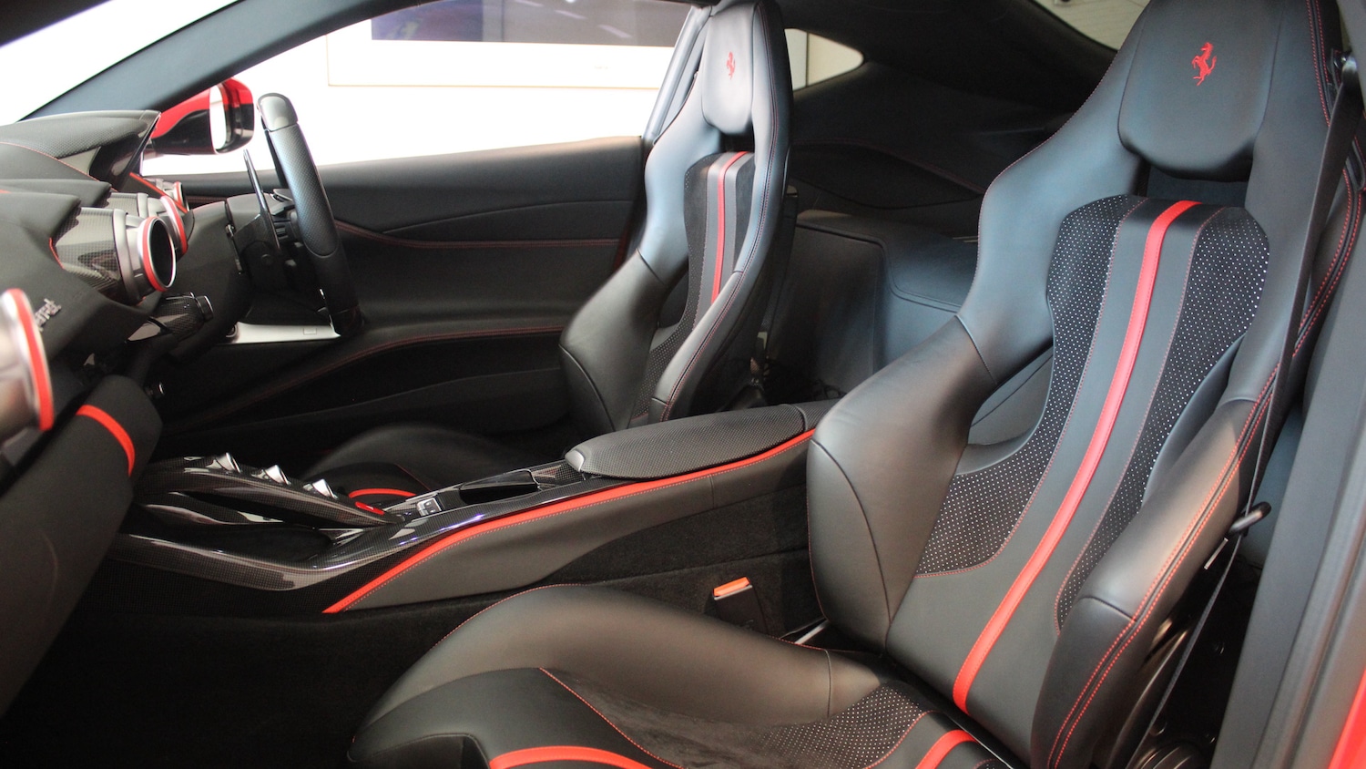 Used Ferrari 812 Superfast 2019 for sale - 76426205: Photo 14