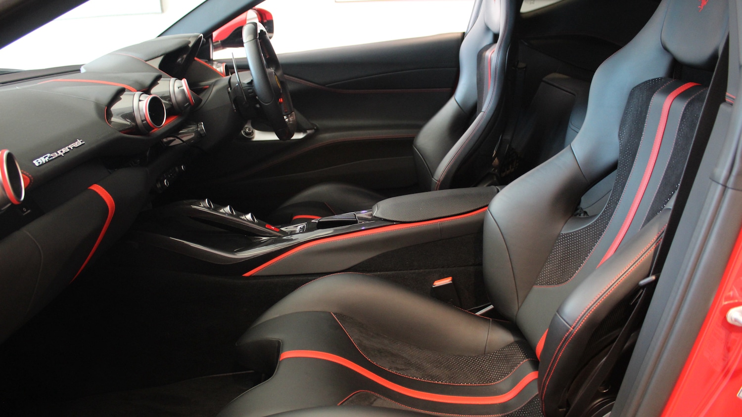 Used Ferrari 812 Superfast 2019 for sale - 76426205: Photo 15