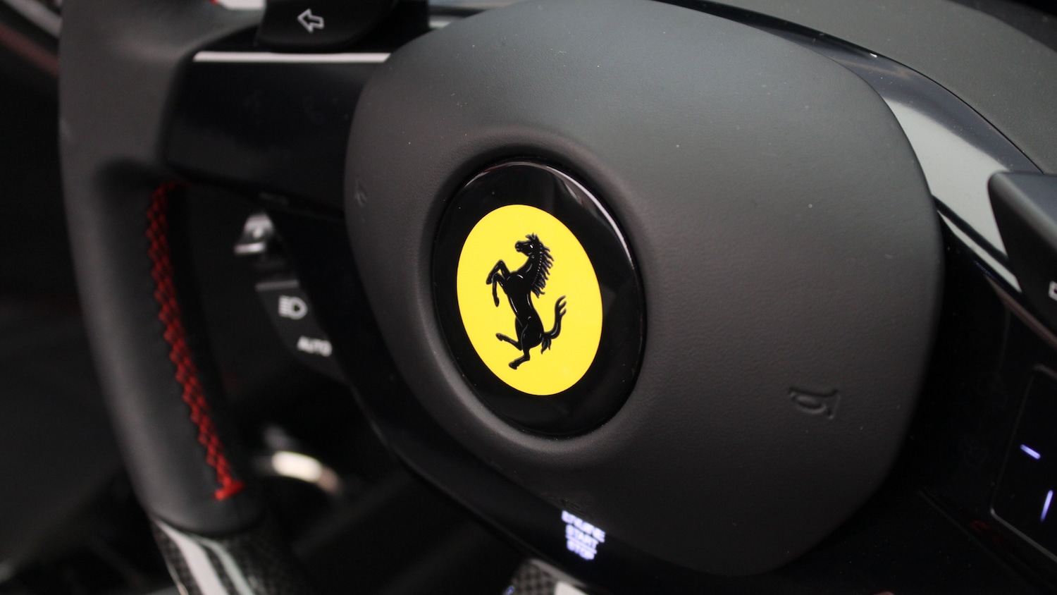 Used Ferrari SF90 Spider 2023 for sale - 78166089: Photo 24