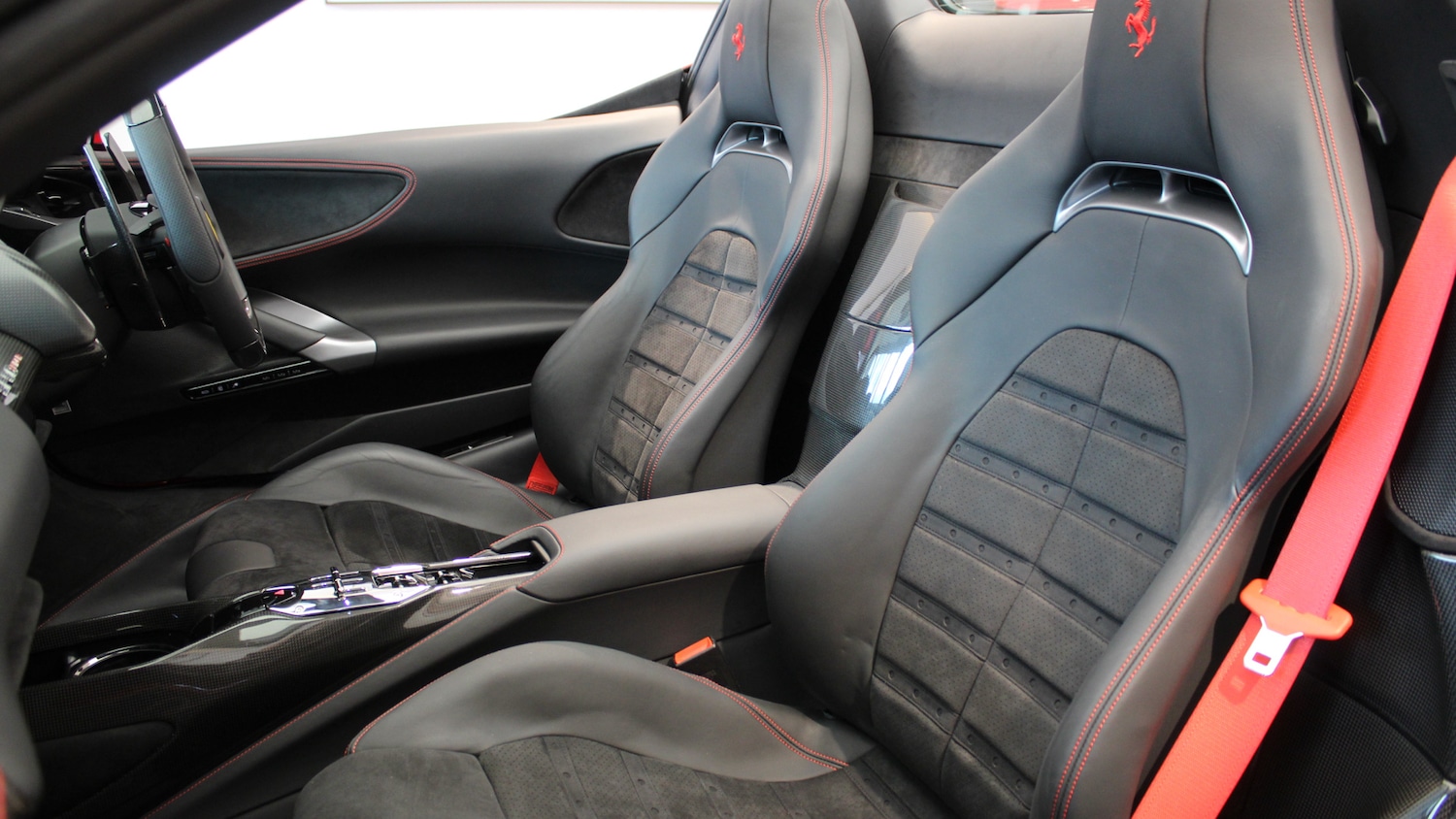 Used Ferrari SF90 Spider 2023 for sale - 78166089: Photo 32