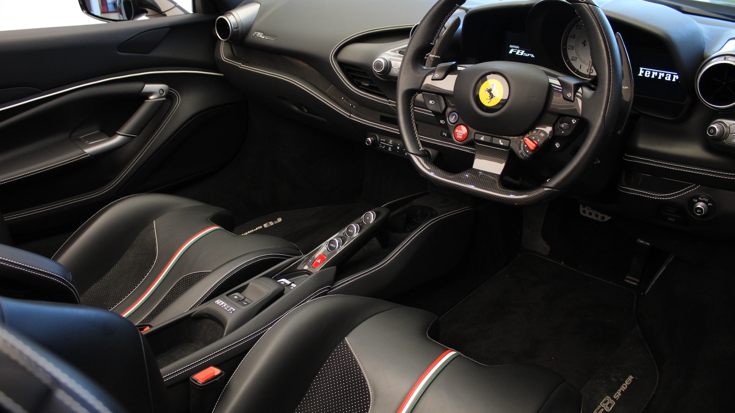 Used Ferrari F8 Spider 2022 for sale - 76161779: Photo 13