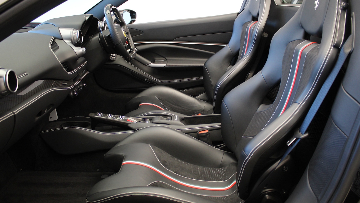 Used Ferrari F8 Spider 2022 for sale - 76161779: Photo 30