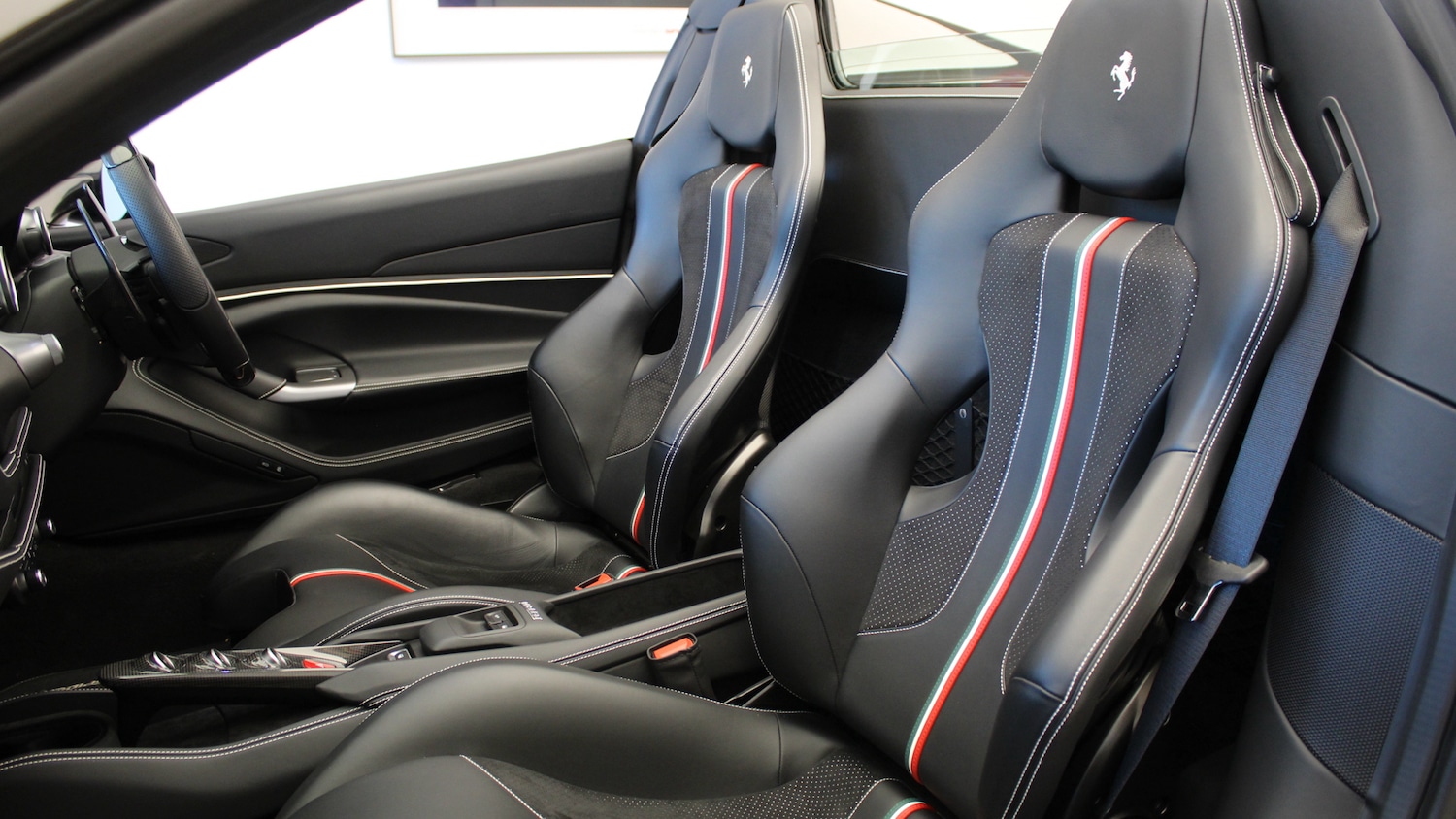 Used Ferrari F8 Spider 2022 for sale - 76161779: Photo 31
