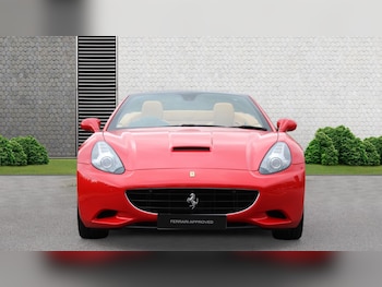 Used Ferrari California 2011 for sale - 76477057: Photo