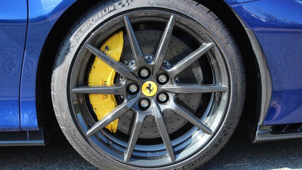 Used Ferrari SF90 Stradale 2023 for sale - 75700210: Photo 10