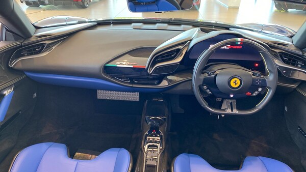 Used Ferrari SF90 Stradale 2023 for sale - 75700210: Photo 11