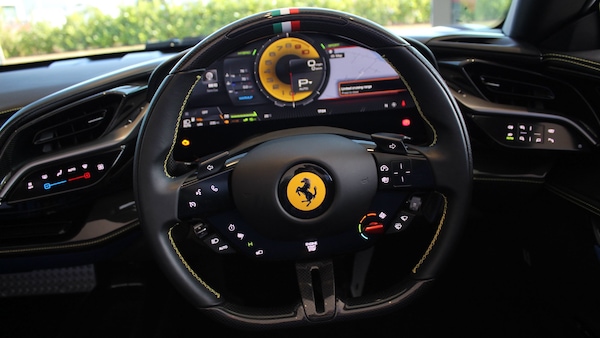 Used Ferrari SF90 Stradale 2023 for sale - 75700210: Photo 12