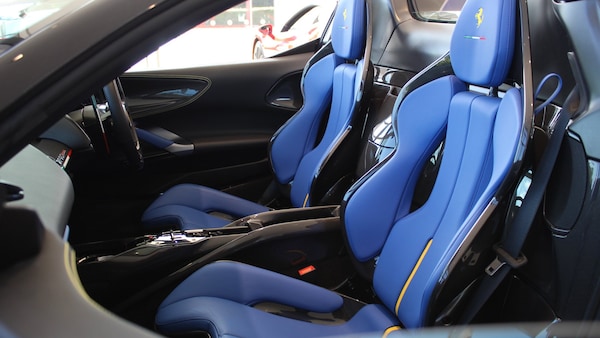 Used Ferrari SF90 Stradale 2023 for sale - 75700210: Photo 15