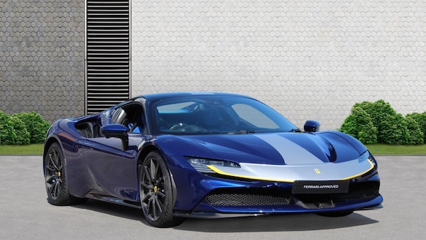 Used Ferrari SF90 Stradale 2023 for sale - 75700210: Photo 2