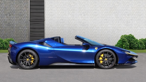 Used Ferrari SF90 Stradale 2023 for sale - 75700210: Photo 4
